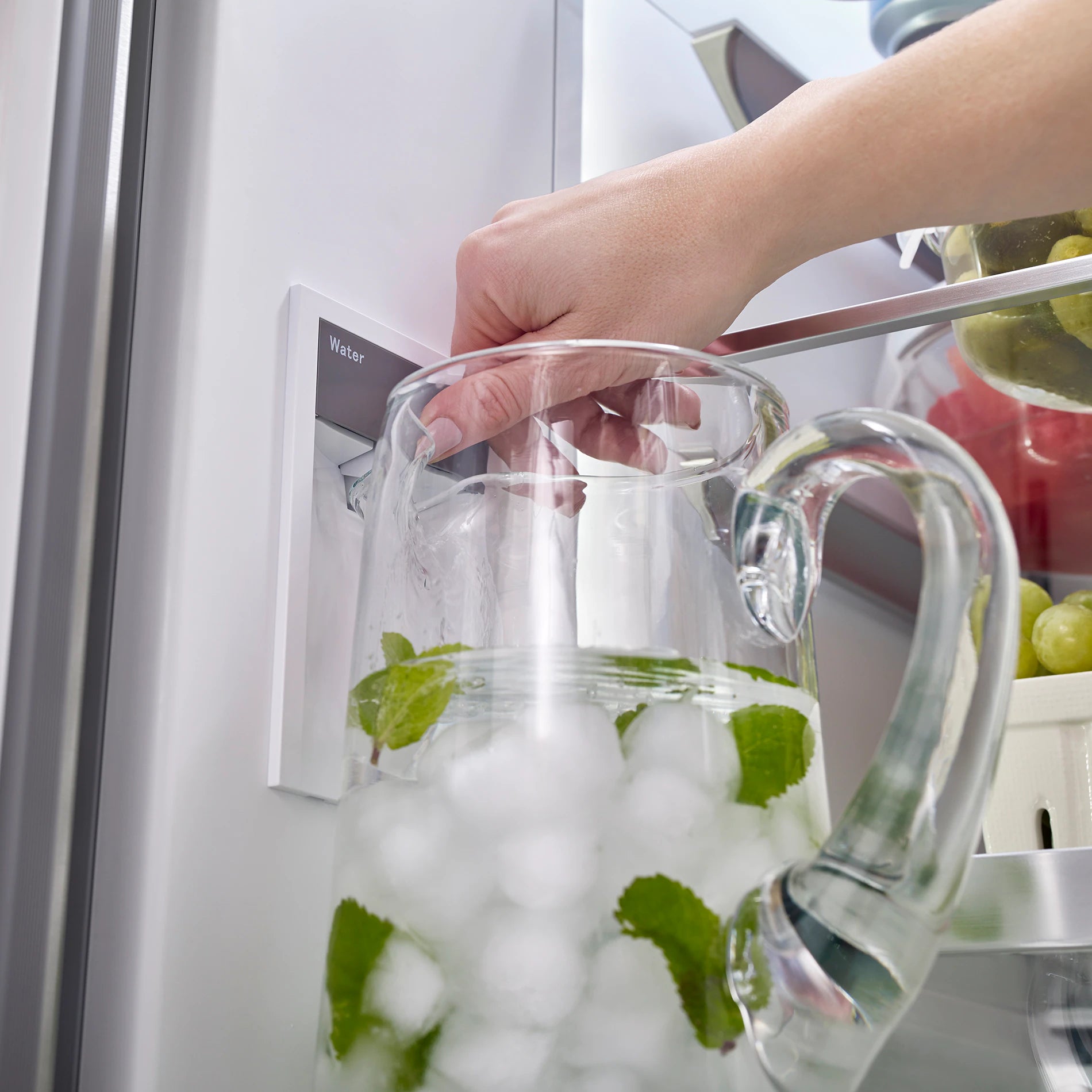 Counter-Depth 800 Series 21-Cu Ft 36-In Wide French Door Refrigerator with Ice Maker ( Stainless Steel ) ENERGY STAR Certified